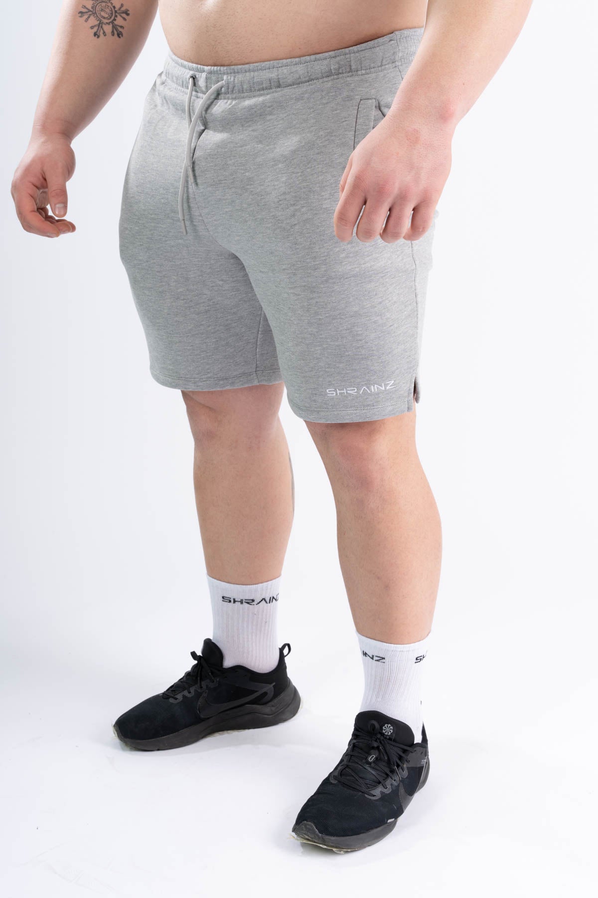 ESSENTIAL FLEX SHORT